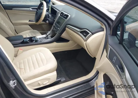 2016 Ford Fusion Hybrid Se z USA, uszkodzony, nr VIN 3FA6P0LU0GR292446